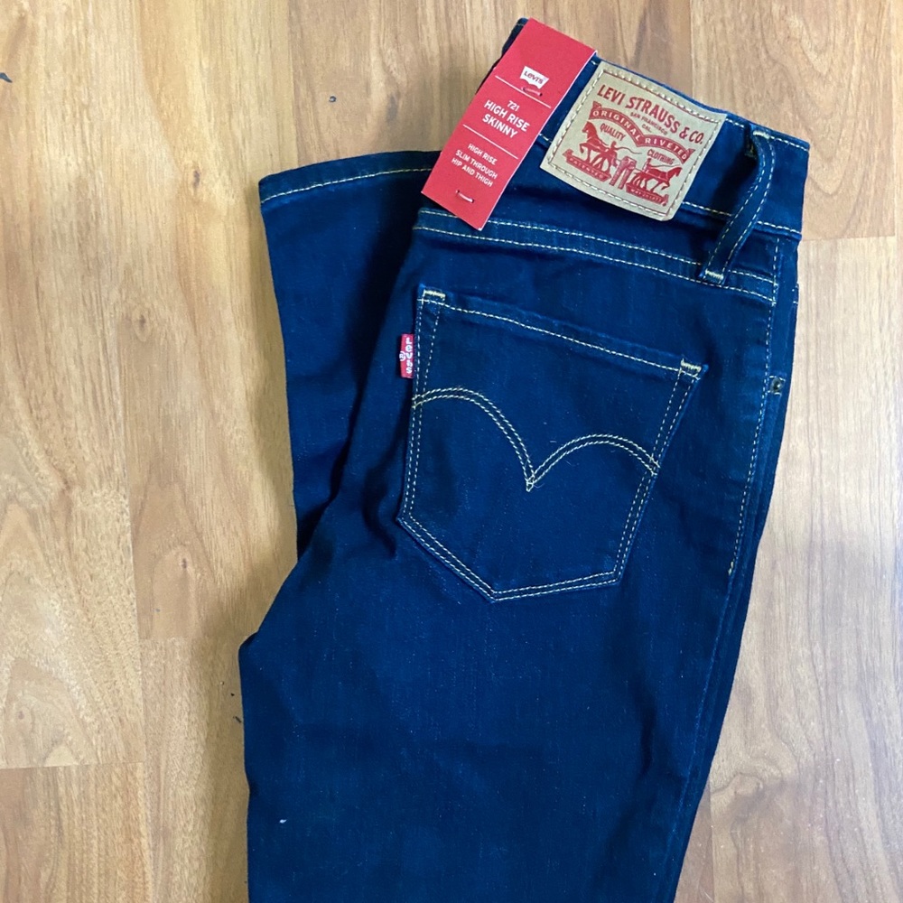 Levi’s Dark Blue 721 High Rise Skinny jeans
